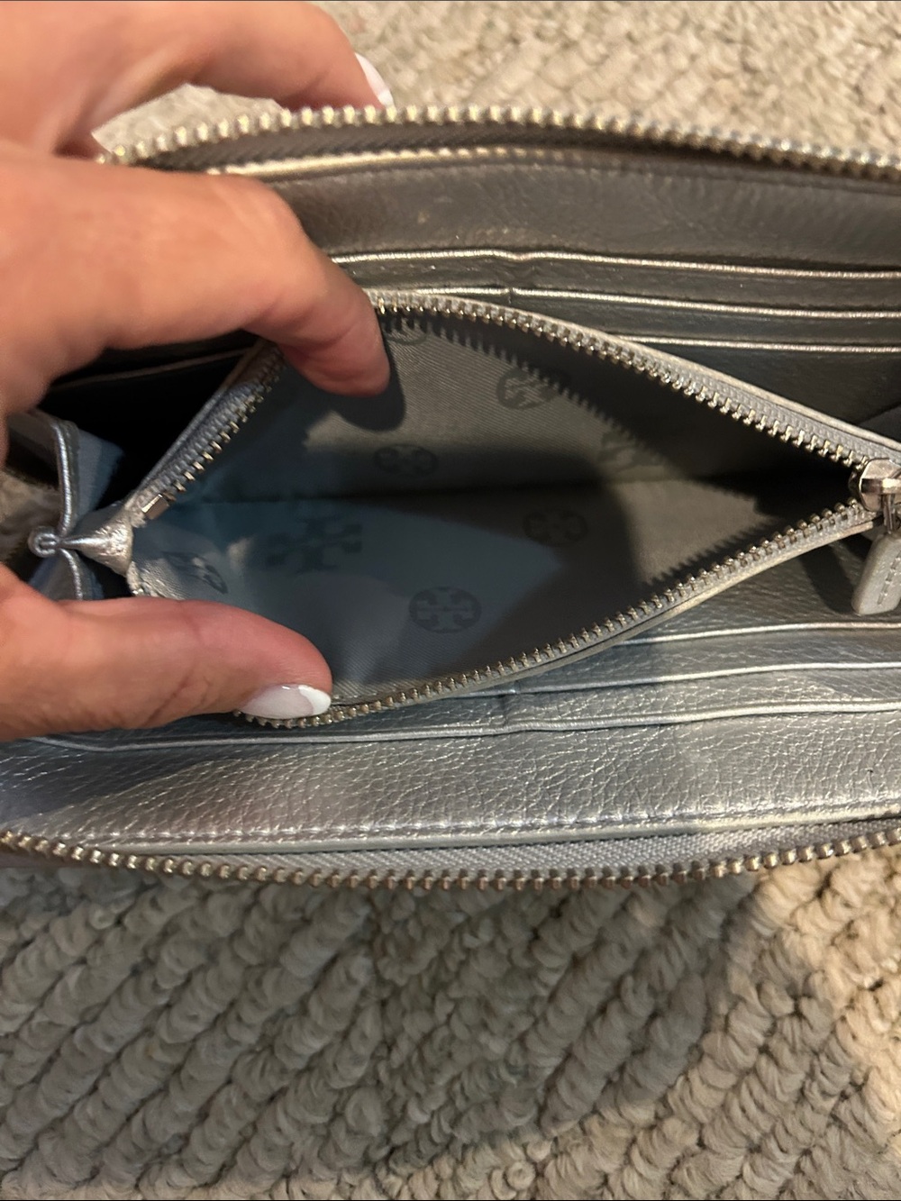 Tory Burch Silver Metallic Zip-Around Wallet - Picture 5 of 10